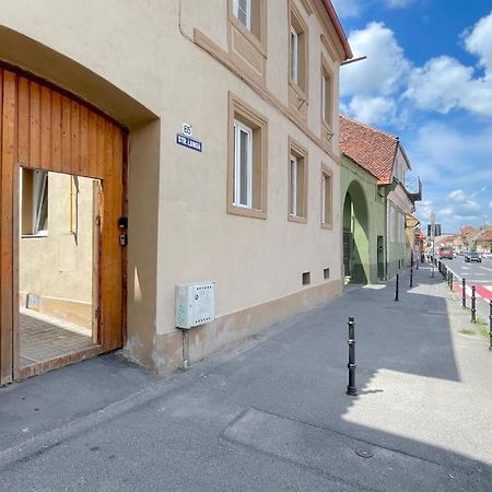 Long Street Suites Brassó Kültér fotó